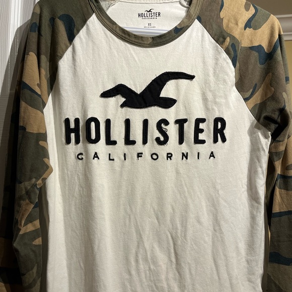 Holister graphic long sleeve T-shirt - Picture 1 of 5